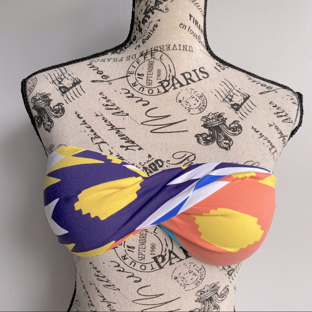 DALCOSTA women’s colorful twisted bikini tops M